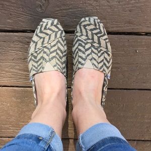 Burlap Chevron Tom’s